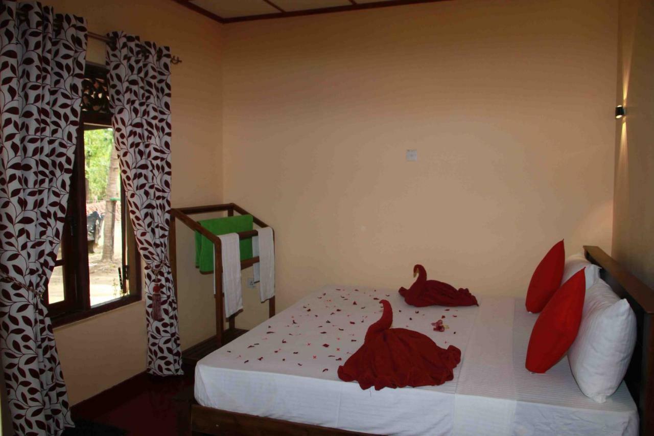 Wijesiri Family Guest House Сигирия Экстерьер фото