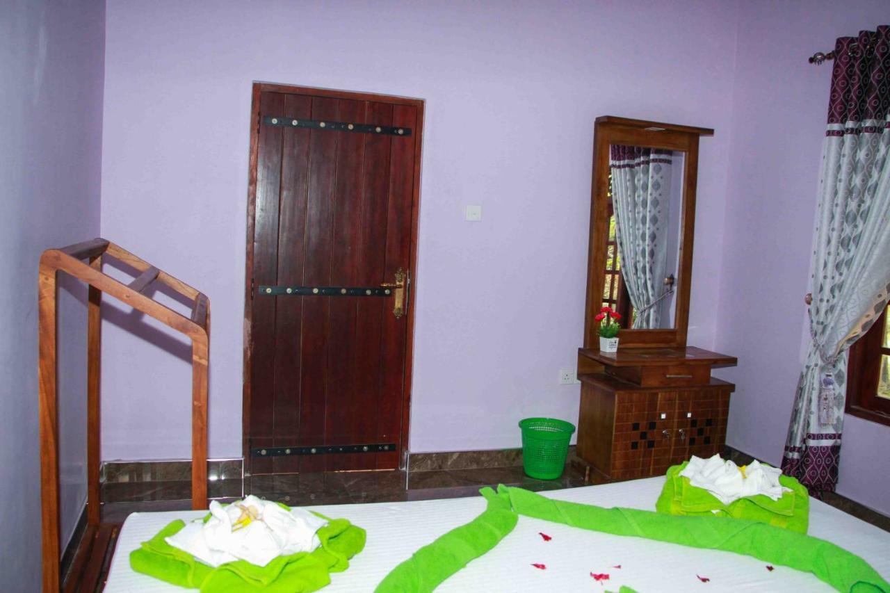 Wijesiri Family Guest House Сигирия Экстерьер фото