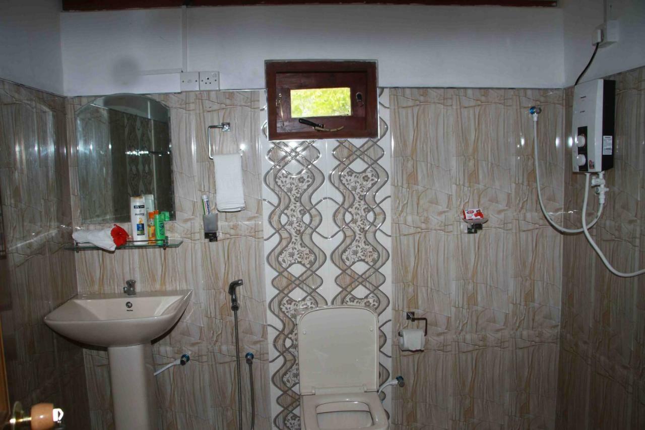 Wijesiri Family Guest House Сигирия Экстерьер фото