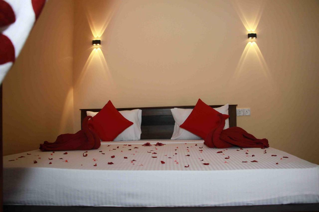 Wijesiri Family Guest House Сигирия Экстерьер фото